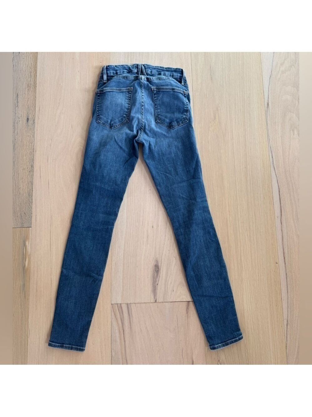 Good American Good Legs Jeans Denim Medium Wash Size 26 - Picture 3 of 8